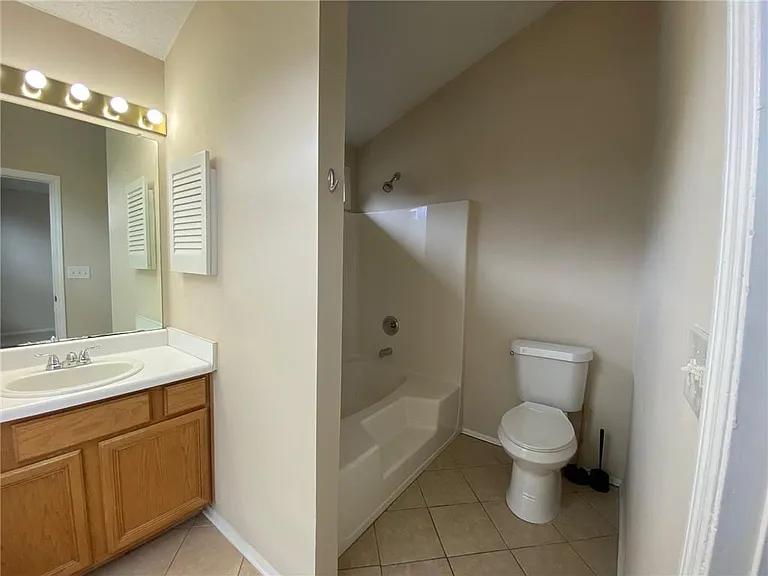 1325 Old Victorian Ct — Photo 25