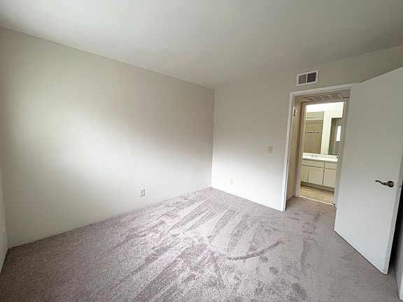 4th image of 2421 E St APT 6