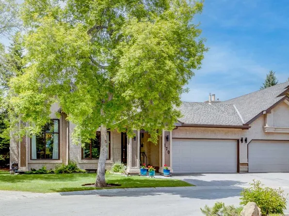 170 E Oakbriar Close SW, Calgary, AB T2V 5G6