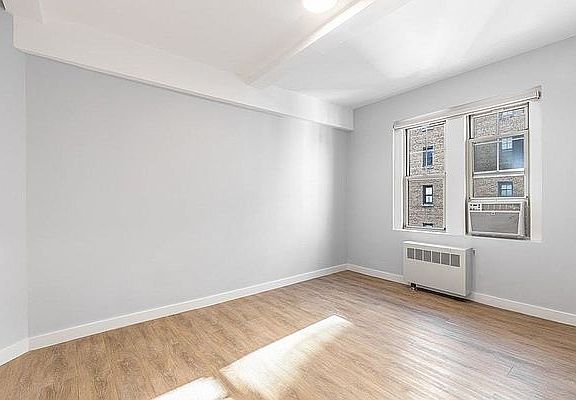 3rd image of 166 W 75th St #99