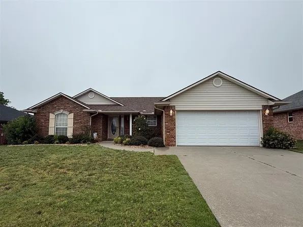 1926 E Aspen Pl, Shawnee, OK 74804
