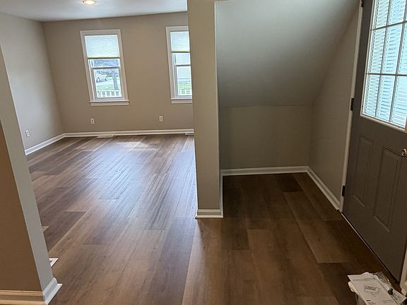 3rd image of 111 E 9th St APT 1