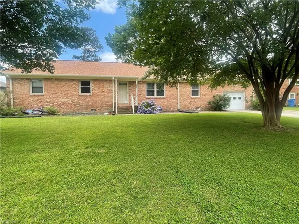 437 Brockenbraugh Rd, Chesapeake, VA 23322