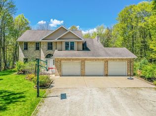 8210 Arrow Rd, Manitowoc, WI 54220