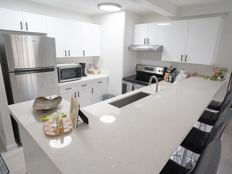 229 Paoakalani Ave #704 — Photo 5