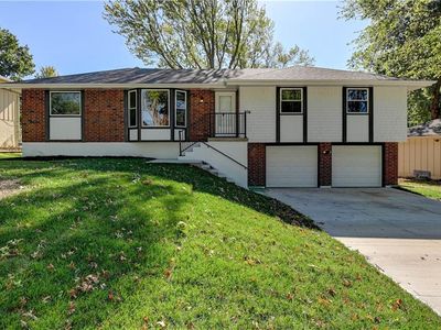 404 NE Lee Dr, Blue Springs, MO, 64014