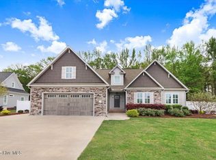 102 Apple Tree Ln, Pikeville, NC 27863