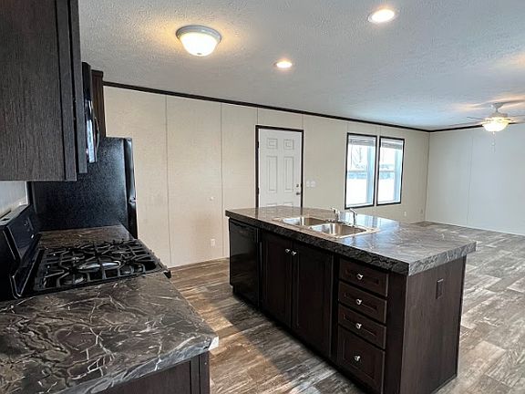 4th image of 825 1st Ave E #292
