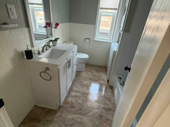 306 3rd St Unit 3, Troy, NY 12180
