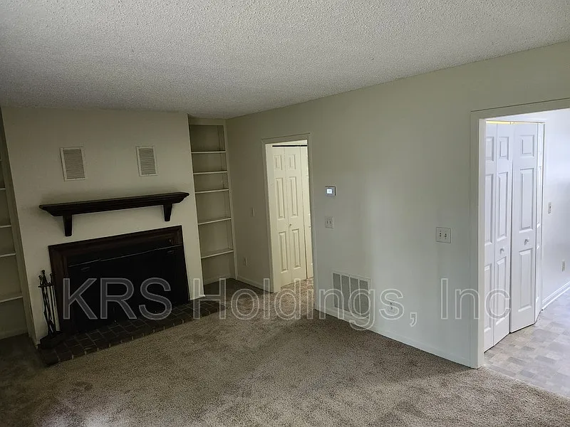 2 bed, 1.5 bath, 1270 sqft, $1,395 — Photo 4