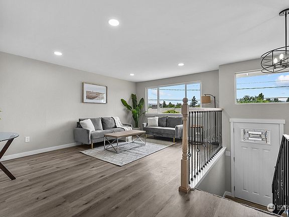2nd image of 5815 S Cushman Avenue