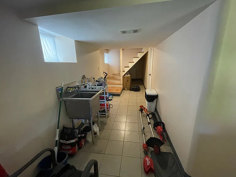 76 Westwood Rd #2 — Photo 18