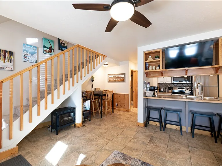 1384 Park Ave #215 — Photo 6