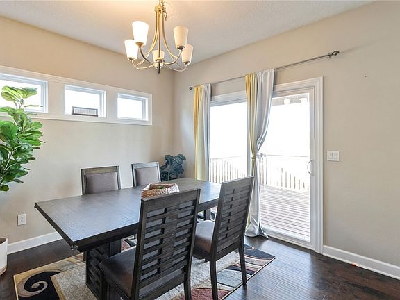 5th image of 1840 SE Waddell Way
