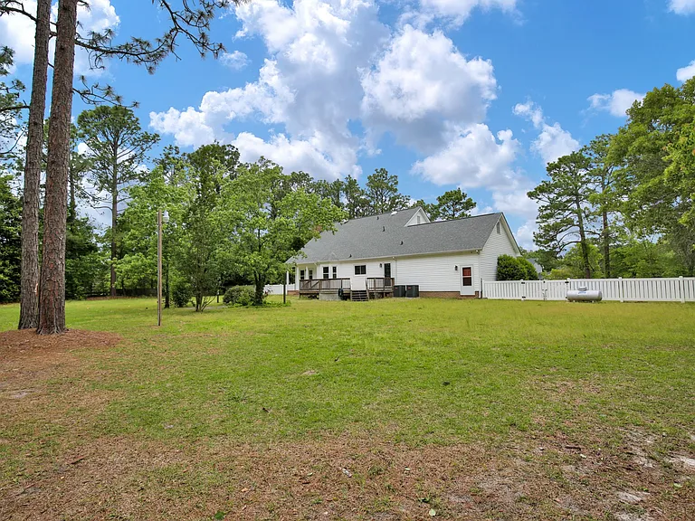 853 Foxcroft Dr — Photo 34