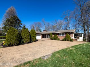 141 Tanglewood Trl, Wildwood, KY 40223