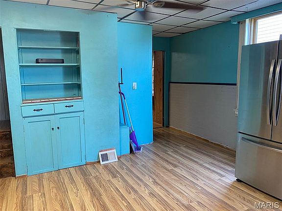 4th image of 4725 Varrelmann Ave