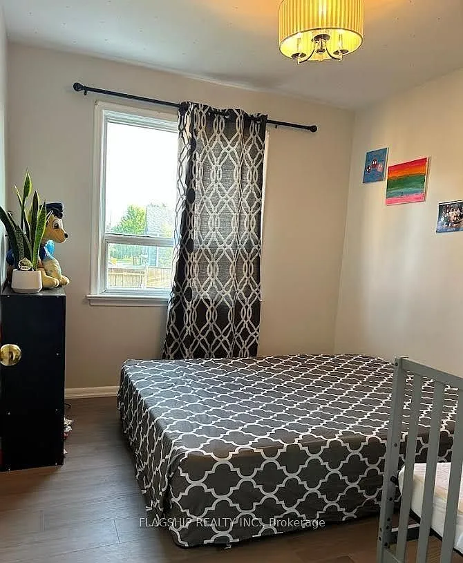 5 bed, $3,650 — Photo 1