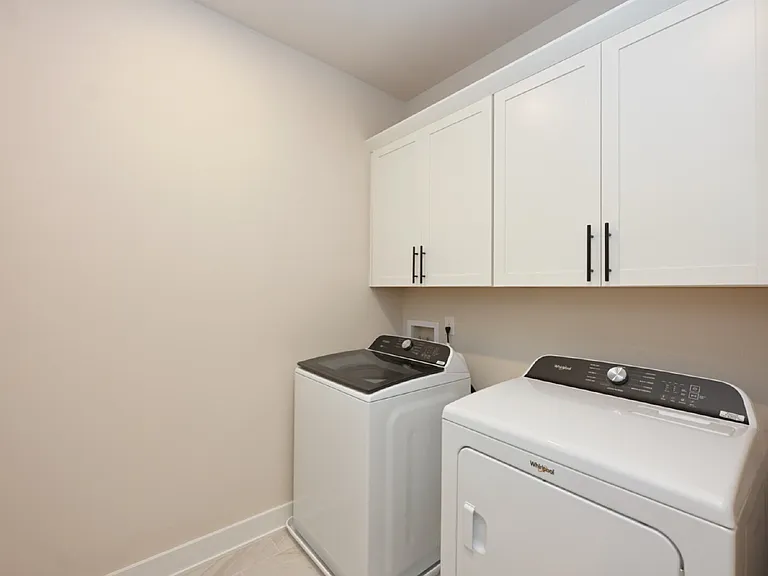 126 Zola Aly — Photo 36