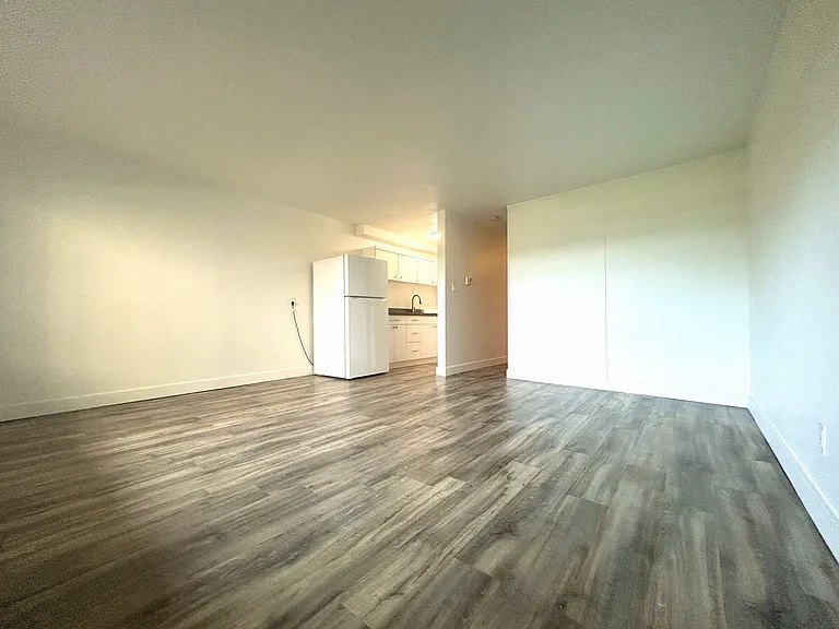 Village Vista Apartments — Photo 67