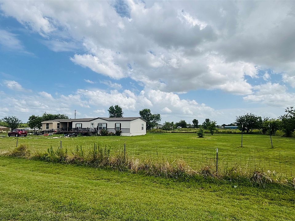 2nd image of 6629 Laurel Ln