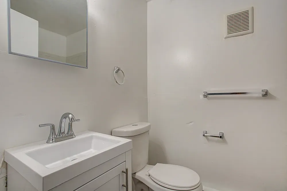 Hillcrest Apartments — Photo 2
