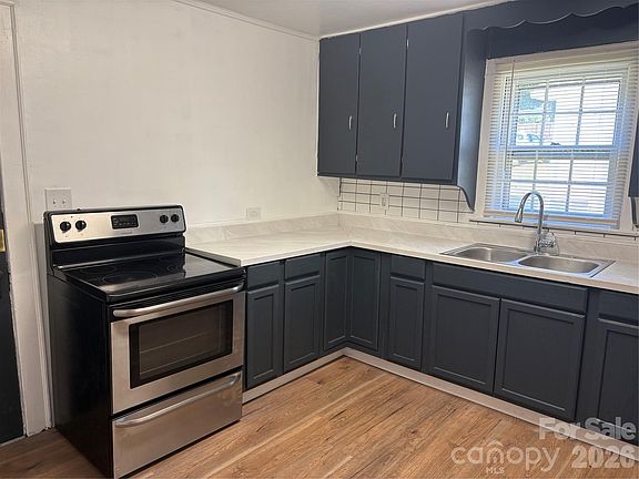 2nd image of 601 Harris St NW