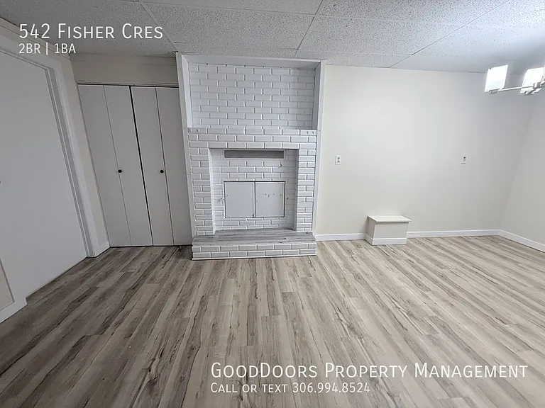 542 Fisher Cres — Photo 4