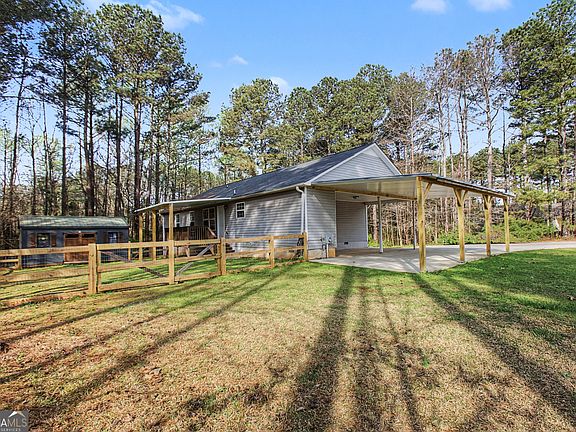 4th image of 228 Emerald Cir