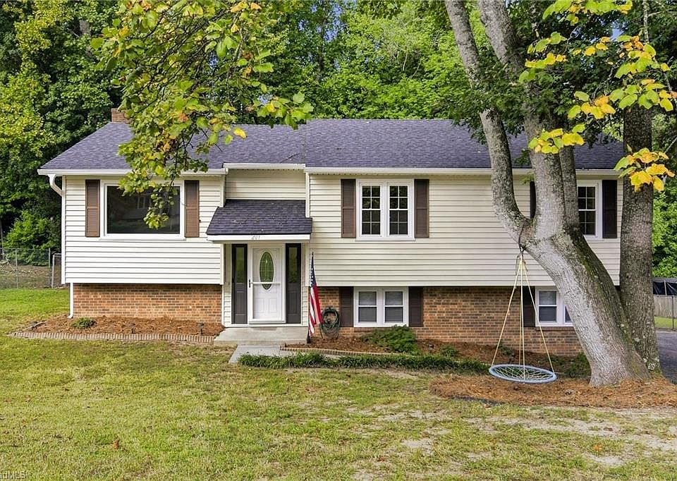 1st image of 207 Tamworth Dr