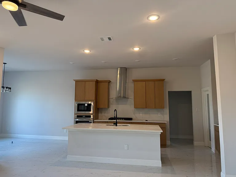 1832 Noble Ct — Photo 2