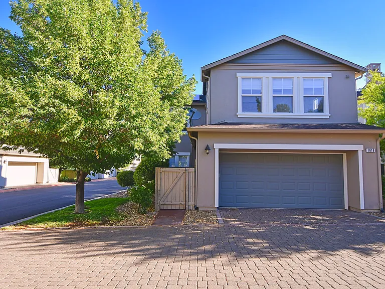 1616 Spicewood Cir — Photo 1