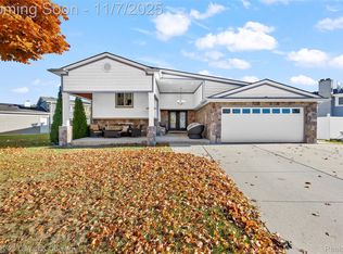 1310 Plainfield St, Dearborn Heights, MI 48127