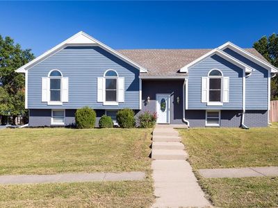 1001 SE Bridgehampton Way, Lees Summit, MO, 64081