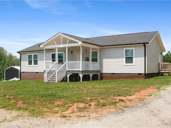 2225 Confederate Dr, Rural Hall, NC 27045