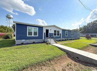 119 S 6th St SW, Clay City, IL 62824