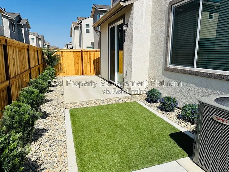 616 Ophelia Ave — Photo 41