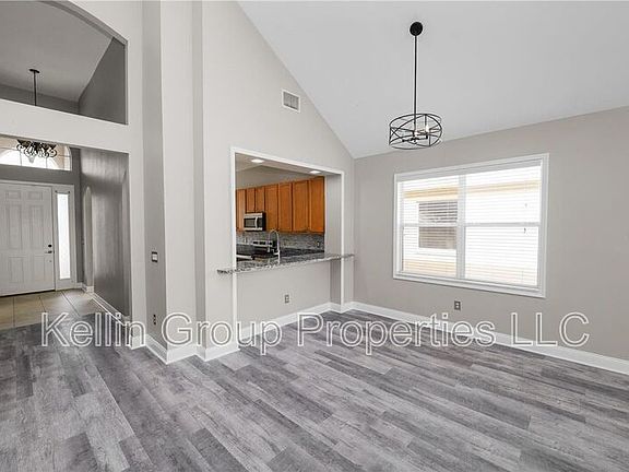 3rd image of 30816 Pumpkin Ridge Dr