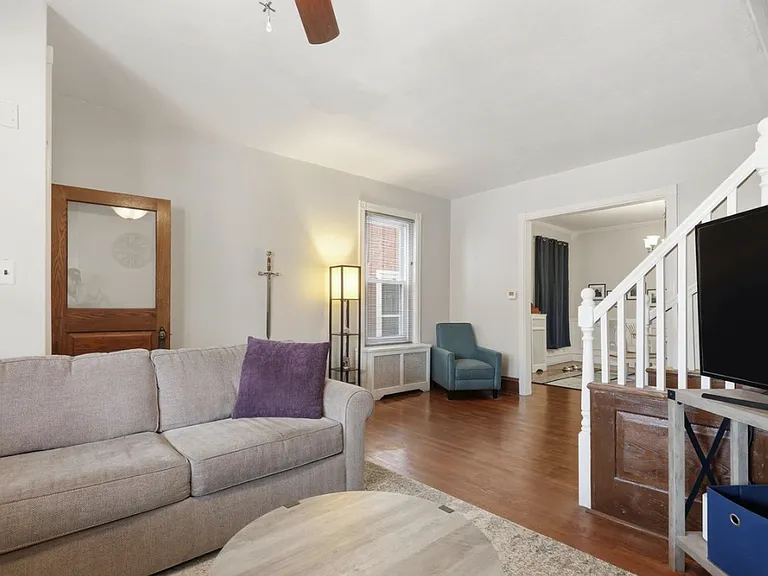 1423 Locust St — Photo 5