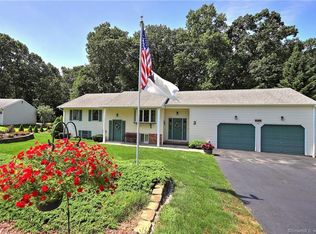 3 White Oak Rd, Ansonia, CT 06401