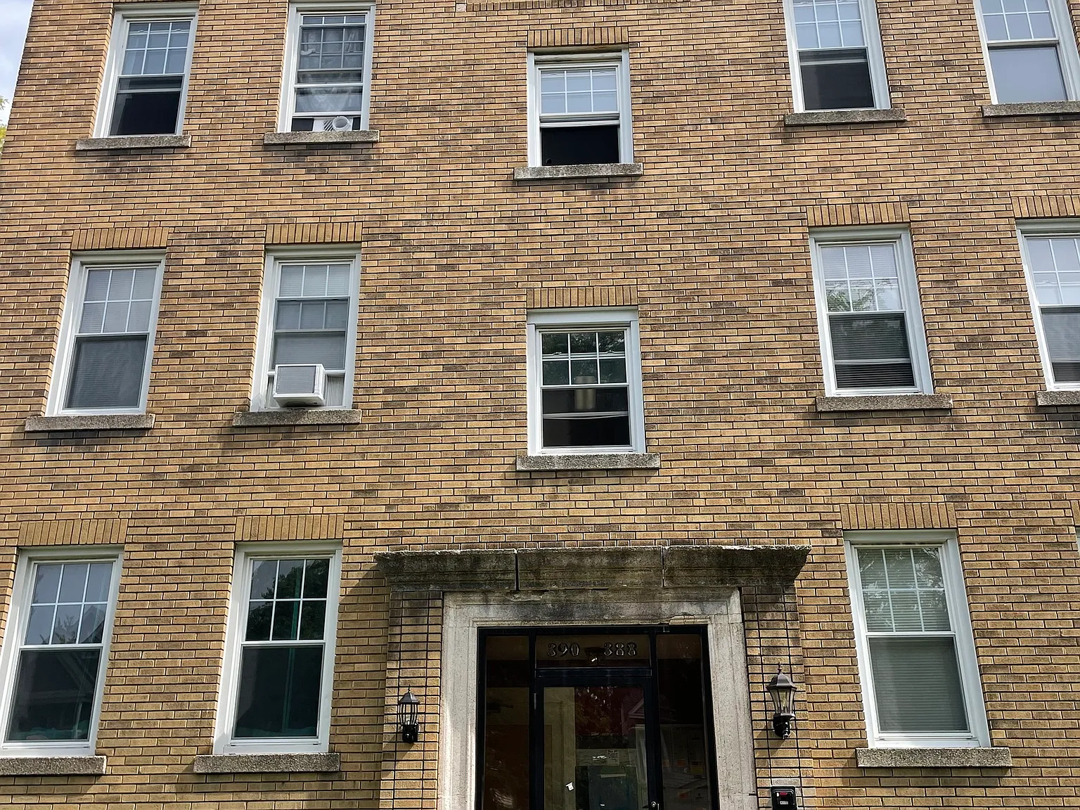 1 bed, 1.0 bath, 9879 sqft, $1,395 — Photo 1