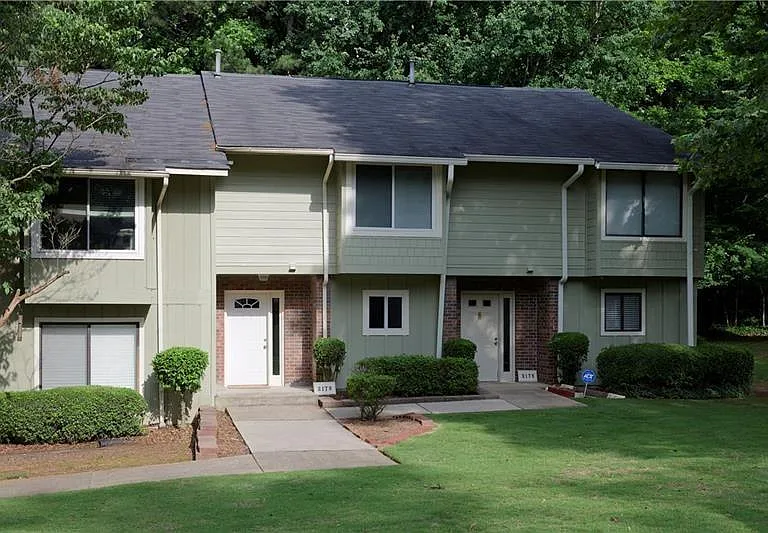 2179 Surrey Ct SE — Photo 35