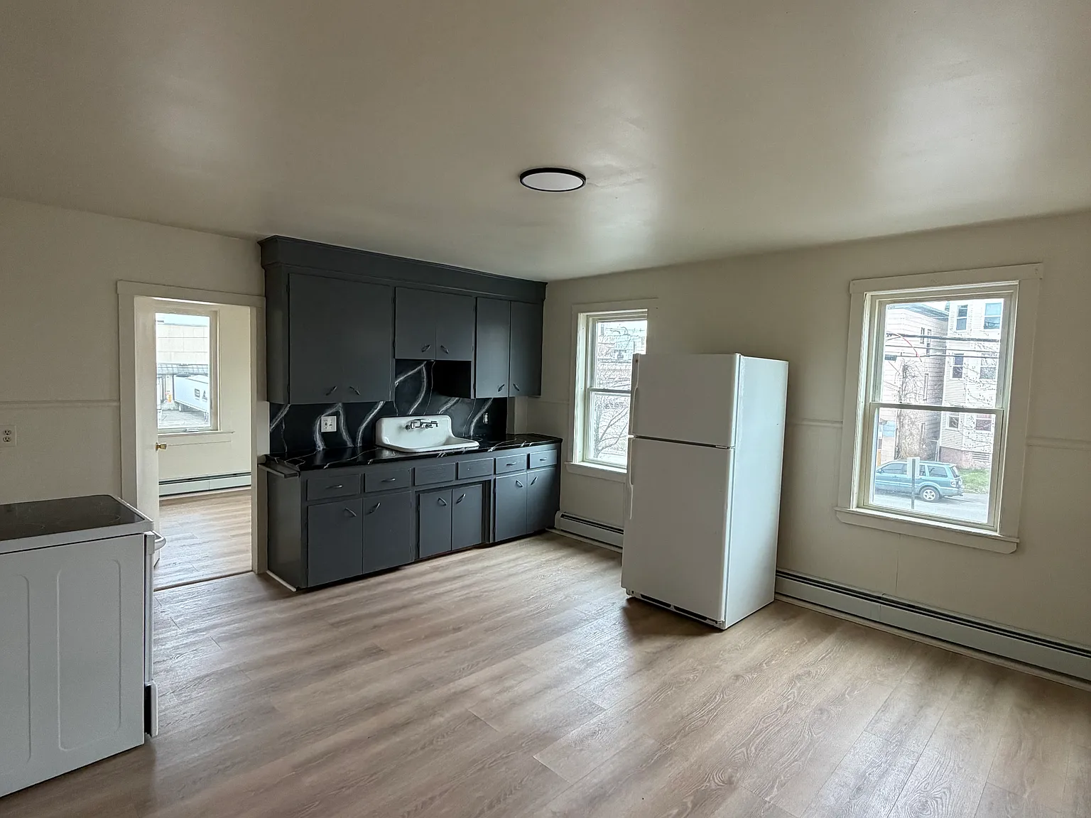 3 bed, $1,650 — Photo 3