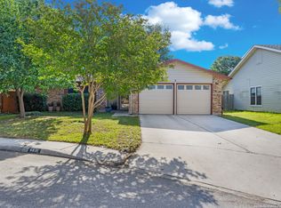 6831 Country Hl, San Antonio, TX 78240