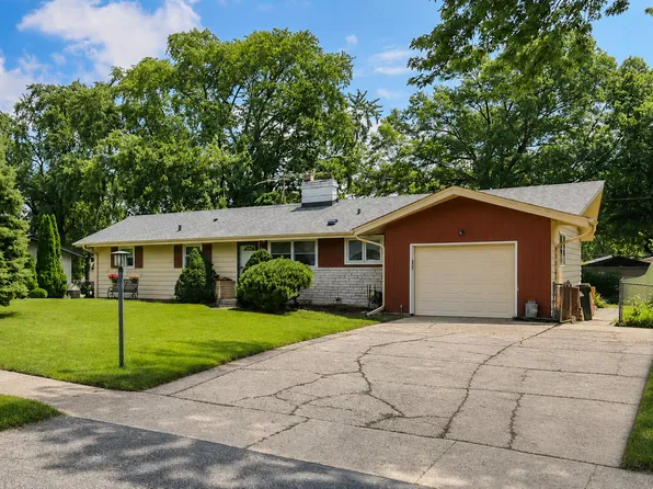443 Glendale Rd, Roselle, IL 60172