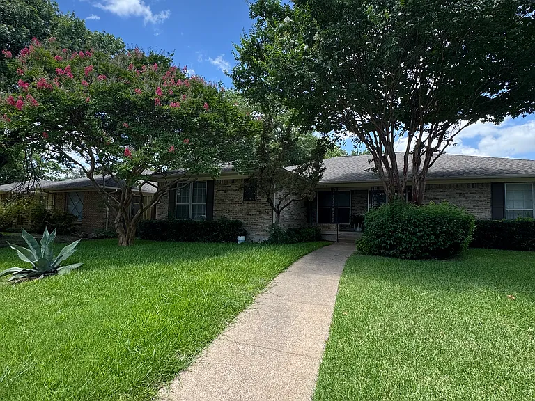 11037 Joymeadow Dr — Photo 2
