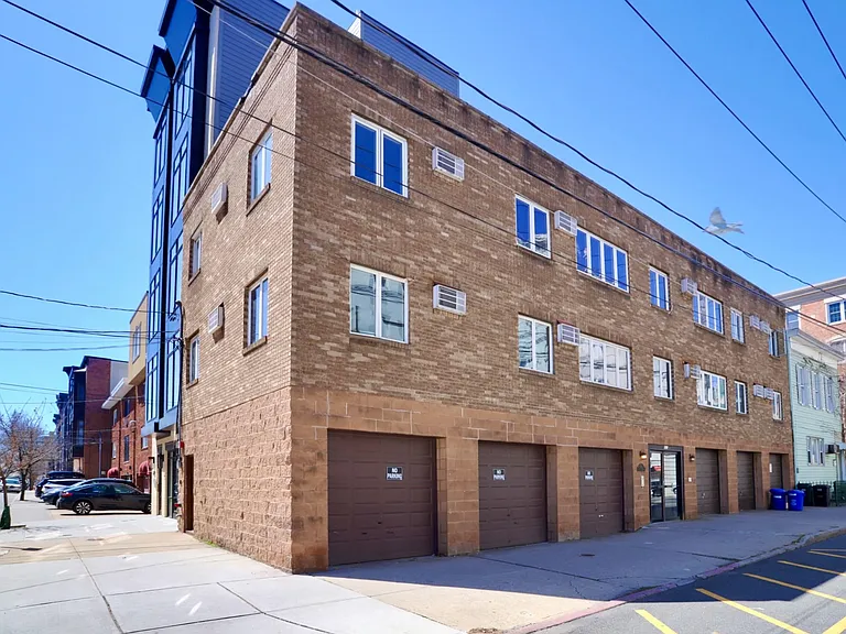 632 Adams St #3 — Photo 22