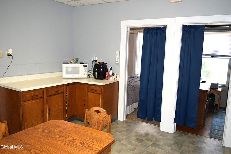 5th image of 43 Continental Avenue