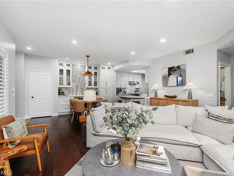 66 Baycrest Ct — Photo 11