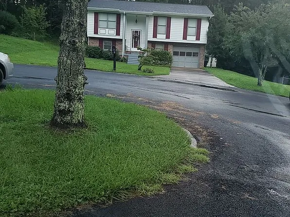 4 Hampton Ct, Middlesboro, KY 40965